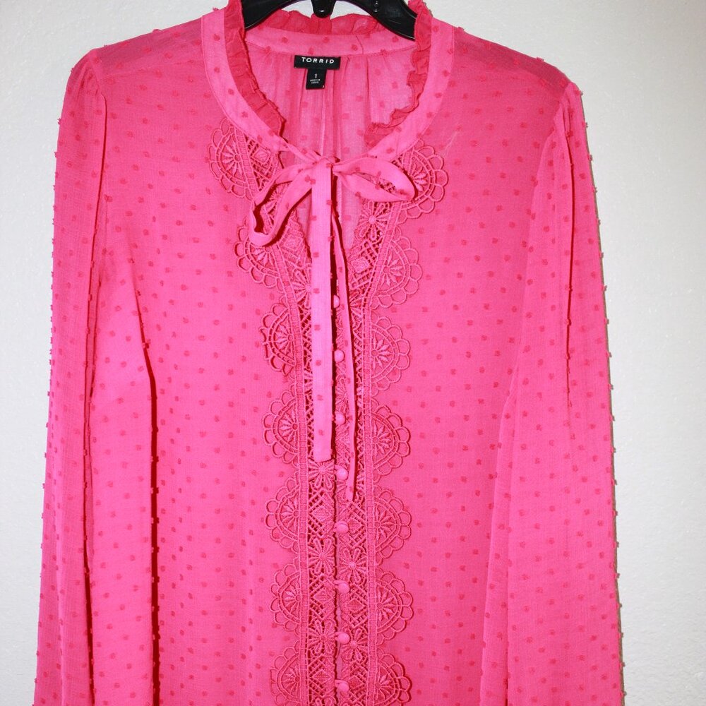 Torrid Pink Embroidered Long Sleeve Blouse/Size 1 (14-16)/Lightweight material